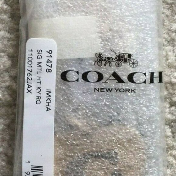 Coach Signature Heart Key Chain NWT - Picture 2 of 3